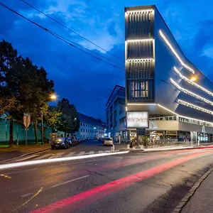  Apartament Schweitzer Center Austria