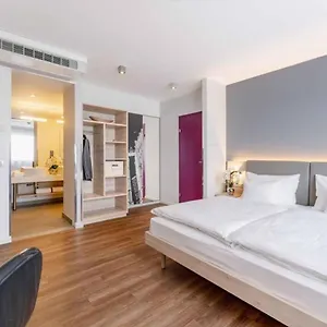 Hotel Plaza Gasometer, Vídeň